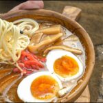 キャンプラーメンをひと手間で濃厚に仕上げる！