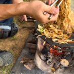 【おじさんソロキャンプ】焚き火で作る焼きそば！料理は苦手だけどこれくらいなら作れます