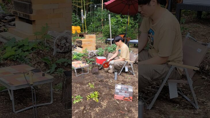 鞴という、キャンプに必須の道具がある。気密された空間の体積を変化させる事により、空気の流れを生み出す伝統的なギア。鍛冶屋・たたら製鉄等では古来から使用されている美しい技術だ。#キャンプ #camp