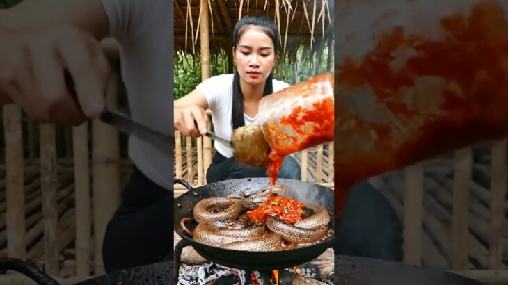 サバイバル技術：深い森で美味しい料理を作る #shorts